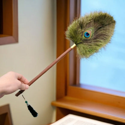 ElegantSweep Peacock Ostrich Feather Duster – Elegant & Efficient Cleaning