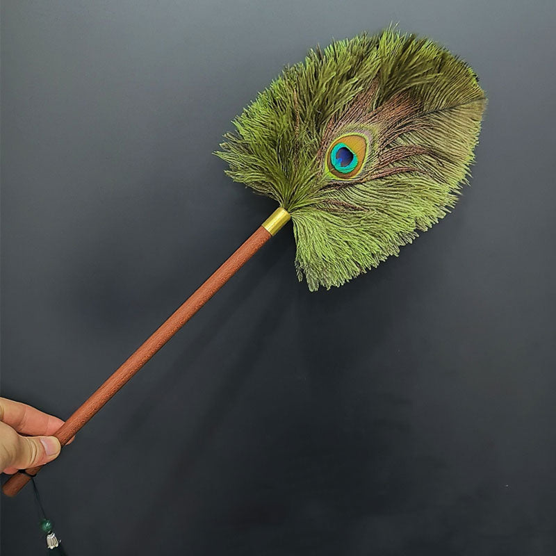 ElegantSweep Peacock Ostrich Feather Duster – Elegant & Efficient Cleaning